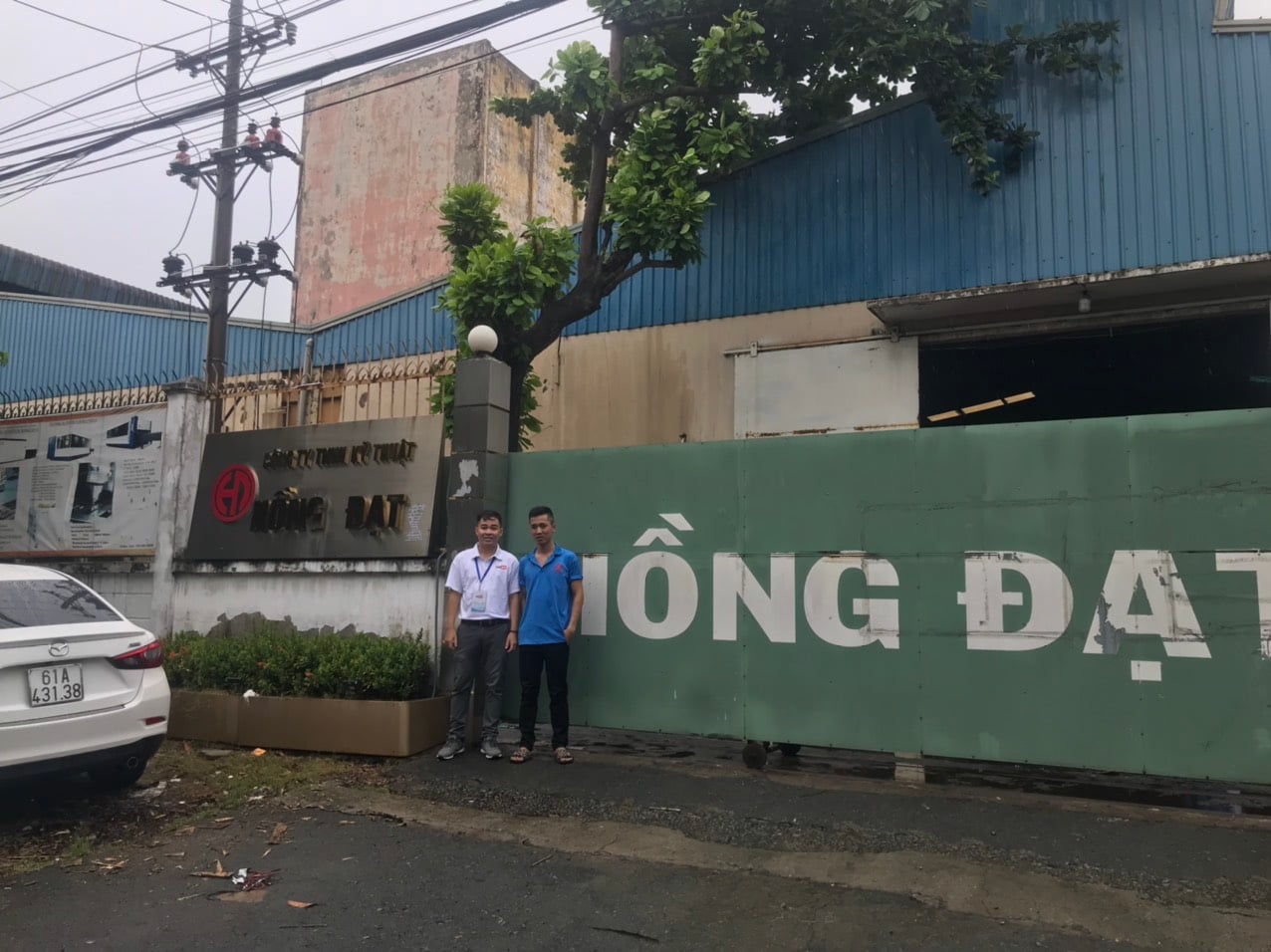 Photo with contacted person